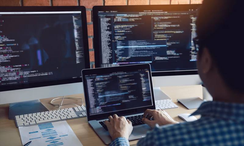 数据科学选型：R与Python如何赋能固镇县网站建设？